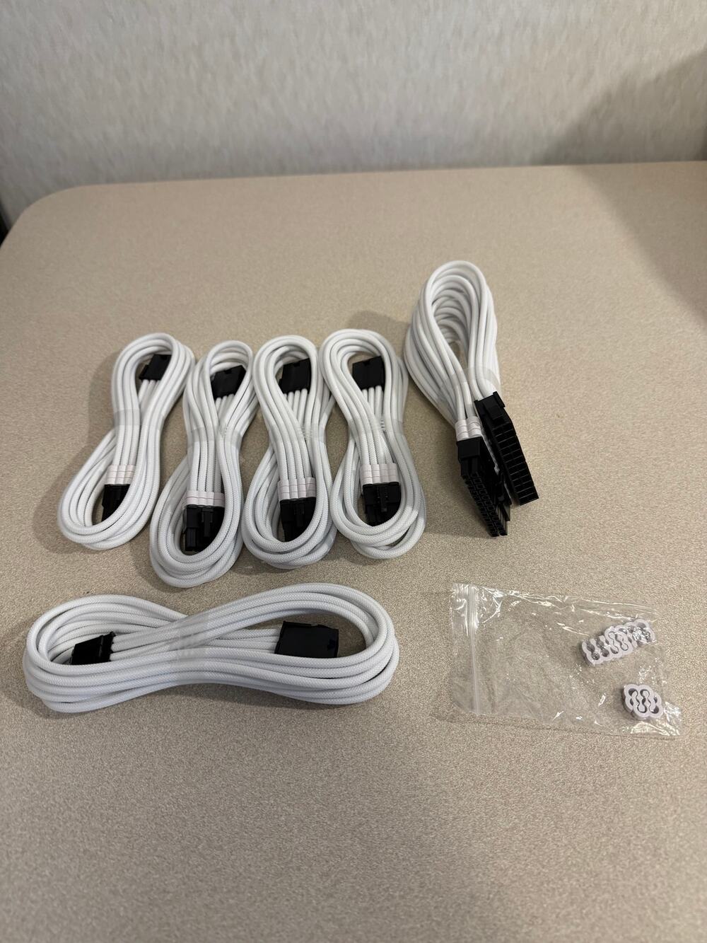 CableMod PRO ModMesh Sleeved Cable Extension Kit White PC PSU Open Package